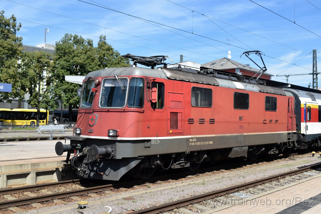 8159-0042-240822.jpg - SBB-CFF Re 4/4'' 11157 (Re 420.157-0)  (Re 91 85 4 420 157-0 CH-SBB) / Singen (Htw) 24.8.2022