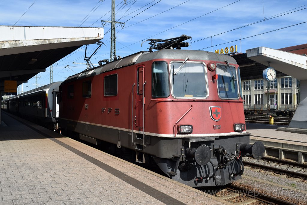 8168-0012-240822.jpg - SBB-CFF Re 4/4'' 11157 (Re 420.157-0)  (Re 91 85 4 420 157-0 CH-SBB) / Singen (Htw) 24.8.2022