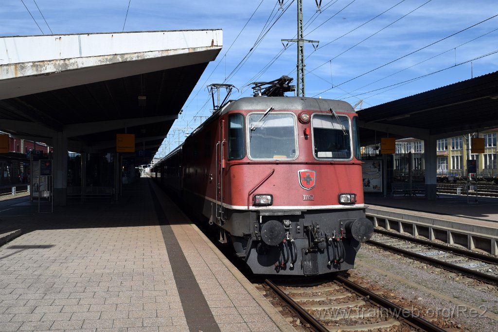 8168-0024-240822.jpg - SBB-CFF Re 4/4'' 11157 (Re 420.157-0)  (Re 91 85 4 420 157-0 CH-SBB) / Singen (Htw) 24.8.2022