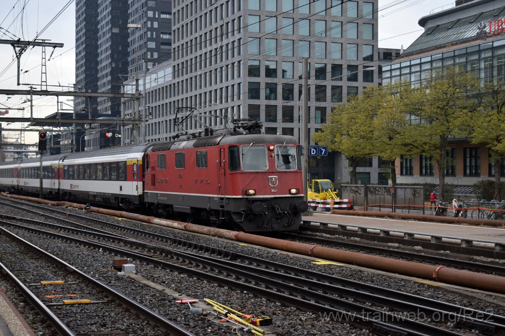 5190-0010-061118.jpg - SBB-CFF Re 4/4'' 11158 (Re 420.158-8)  (Re 91 85 4 420 158-8 CH-SBB) / Zürich-Altstetten 6.11.2018