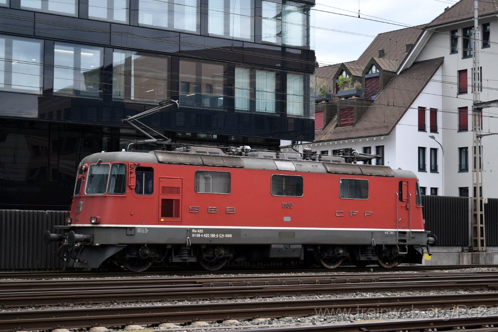 8200-0042-070922.jpg - SBB-CFF Re 4/4'' 11158 (Re 420.158-8)  (Re 91 85 4 420 158-8 CH-SBB) / Olten (Fachhochschule Nordwestschweiz) 7.9.2022