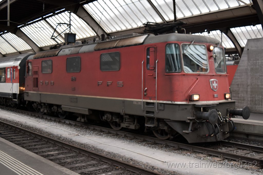 4265-0013-131116.jpg - SBB-CFF Re 4/4'' 11159 (Re 420.159-6)  (Re 91 85 4 420 159-6 CH-SBB) / Zürich HB 13.11.2016