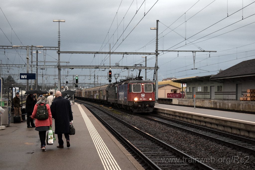 4931-0011-160418.jpg - SBBC Re 420.160-4 (Re 91 85 4 420 160-4 CH-SBBC) + SBBC Re 4/4'' 11330 (Re 420.330-3)  (Re 91 85 4 420 330-3 CH-SBBC) / Wil 16.4.2018