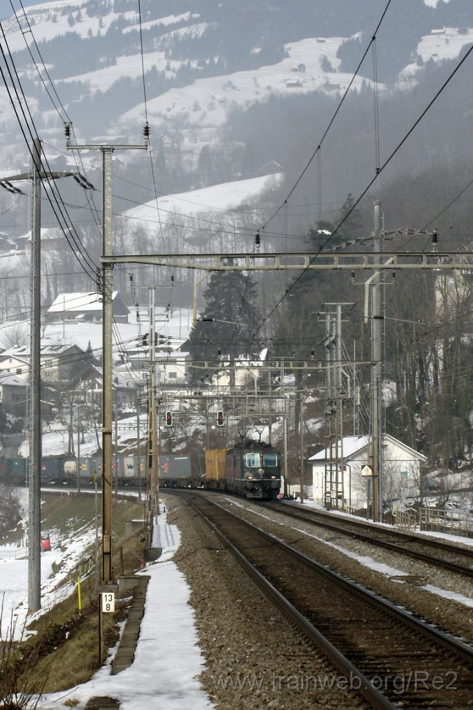 1010-0016-060205.jpg - SBB-CFF Re 4/4'' 11161 + SBB-CFF Re 6/6 11631 ''Dulliken'' / Steinen 6.2.2005