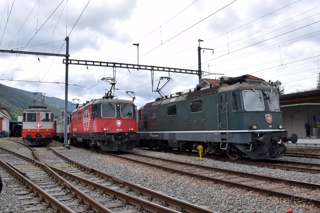9359-0044-140924.jpg - SBB-CFF Re 4/4'' 11161 (Re 420.161-2)  (Re 91 85 4 420 161-2 CH-SBB) + SBB-CFF Re 420.230-5 (Re 91 85 4 420 230-5 CH-SBB) + SBBC Re 420.257-8 ''Nachhaltige Entsorgung'' (Re 91 85 4 420 257-8 CH-SBBC) + DSF Re 4/4'' 11141 / SBB-CFF (Re 91 85 4 420 141-4 CH-DSF) / Balsthal (Dépot) 14.9.2024