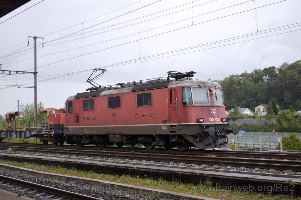 8214-0010-140922.jpg - SBBC Re 4/4'' 11162 (Re 420.162-0)  (Re 91 85 4 420 162-0 CH-SBBC) / Killwangen-Spreitenbach 14.9.2022