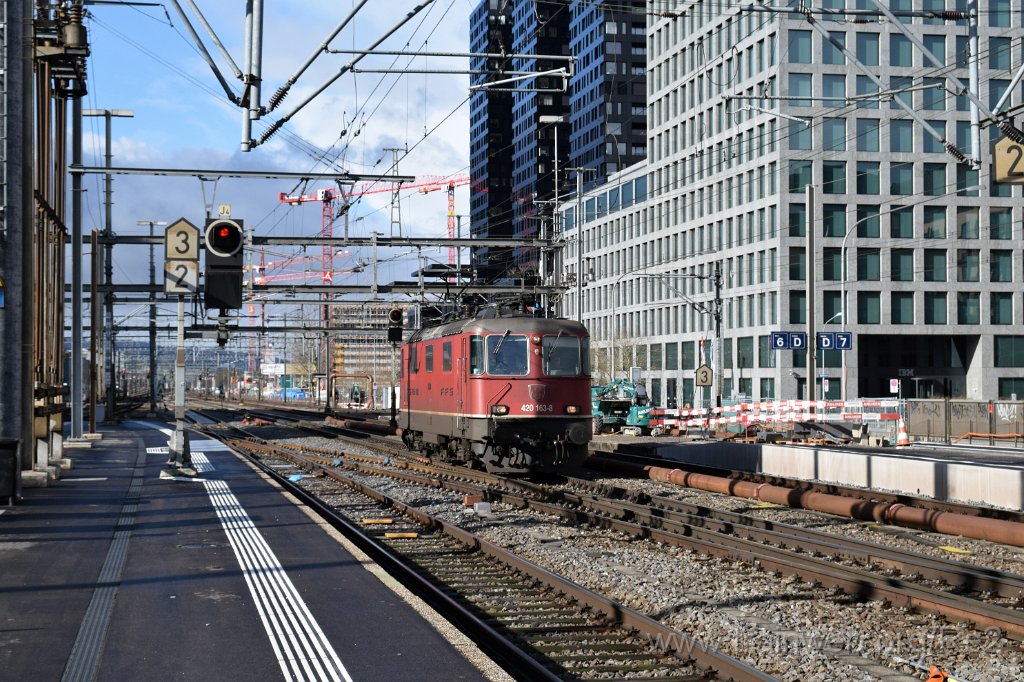 5842-0048-040220.jpg - SBBC Re 4/4'' 11163 (Re 420.163-8)  (Re 91 85 4 420 163-8 CH-SBBC) / Zürich-Altstetten 4.2.2020
