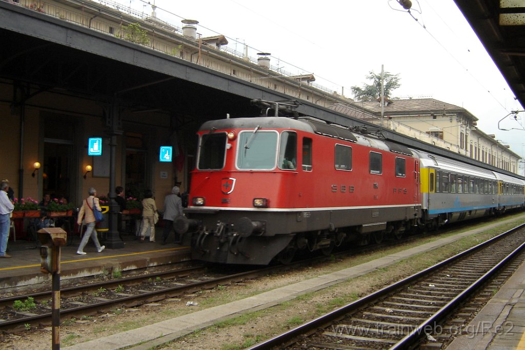 1182-0038-200506.jpg - SBB-CFF Ref 4/4'' 11164 / Domodossola 20.5.2006