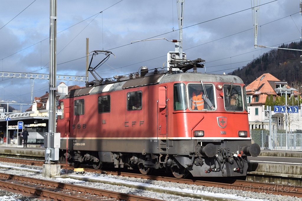 8886-0013-261123.jpg - SBB-CFF Re 4/4'' 11164 (Re 420.164-6)  (Re 91 85 4 420 164-6 CH-SBB) / Wattwil 26.11.2023