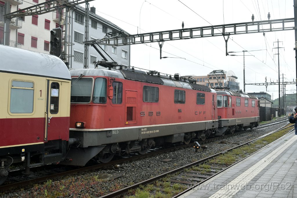 9711-0041-040525.jpg - SBB-CFF Re 4/4'' 11136 (Re 420.136-4)  (Re 91 85 4 420 136-4 CH-SBB) + SBB-CFF Re 4/4'' 11164 (Re 420.164-6)  (Re 91 85 4 420 164-6 CH-SBB) / Olten 4.5.2025