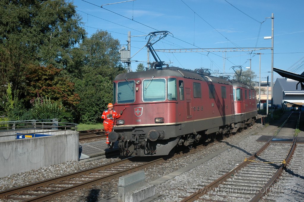 1557-0001-050908.jpg - SBB-CFF Ref 4/4'' 11166 + SBB-CFF Re 4/4''' 11368 / Hinwil 5.9.2008