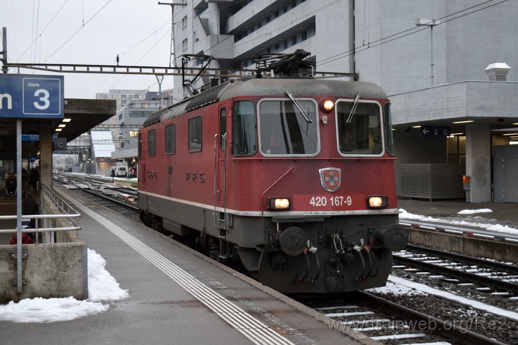 5237-0009-171218.jpg - SBBC Re 4/4'' 11167 (Re 420.167-9)  (Re 91 85 4 420 167-9 CH-SBBC) / Zürich-Altstetten 17.12.2018