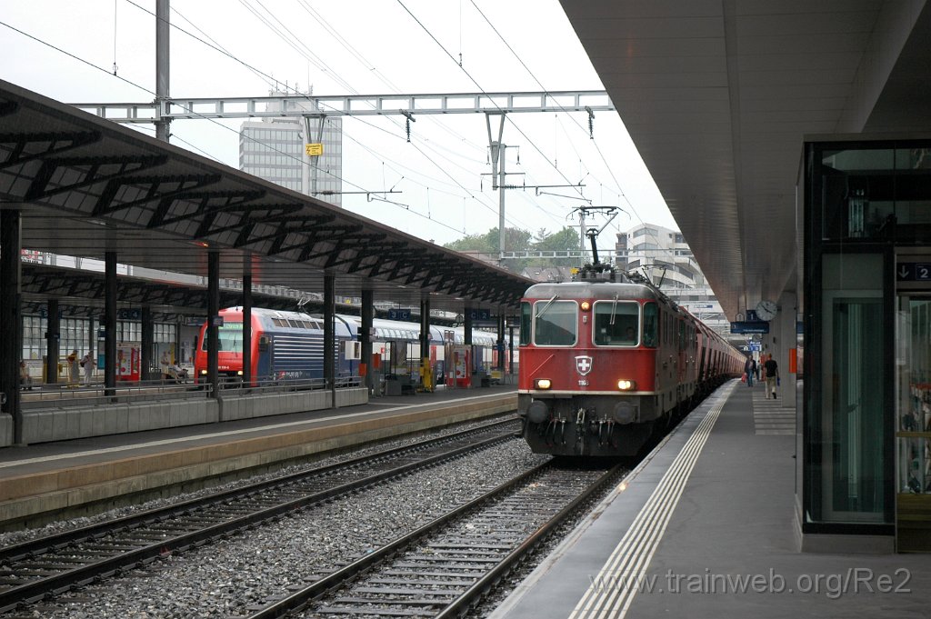 1950-0012-220710.jpg - SBB-CFF Re 4/4'' 11168 + SBB-CFF Re 4/4'' 11236 / Aarau 22.7.2010