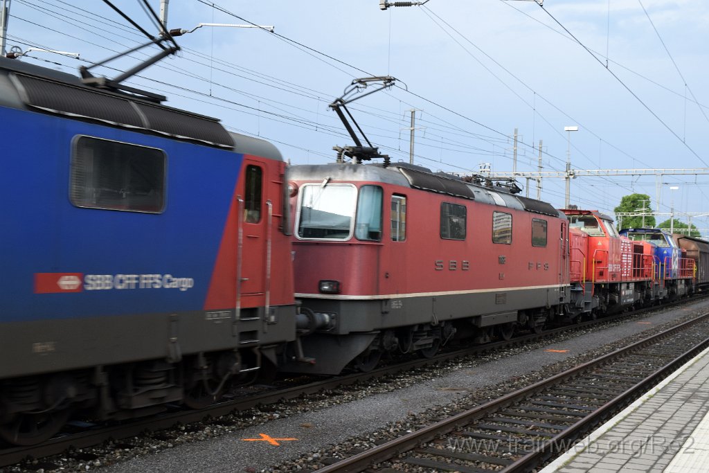 3955-0046-070616.jpg - SBB-CFF Re 4/4'' 11168 + SBB-CFF Am 843.007-6 + SBBC Am 843.050-6 / Pfäffikon SZ 7.6.2016