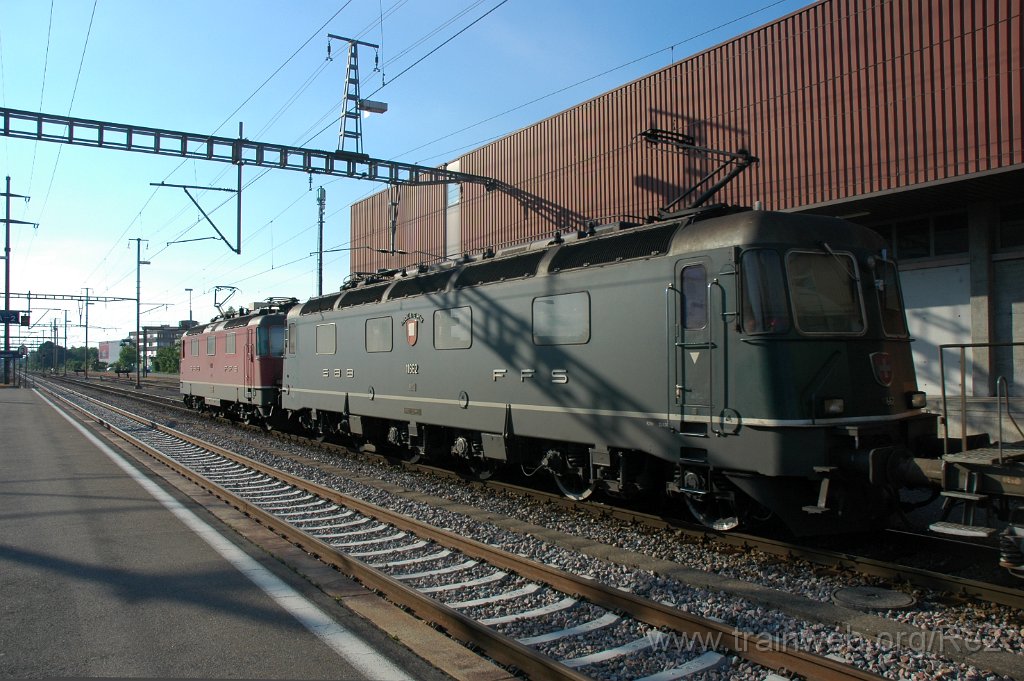 1676-0022-270509.jpg - SBB-CFF Re 4/4'' 11171 + SBB-CFF Re 6/6 11662 ''Reuchenette-Péry'' / Schwerzenbach ZH 27.5.2009