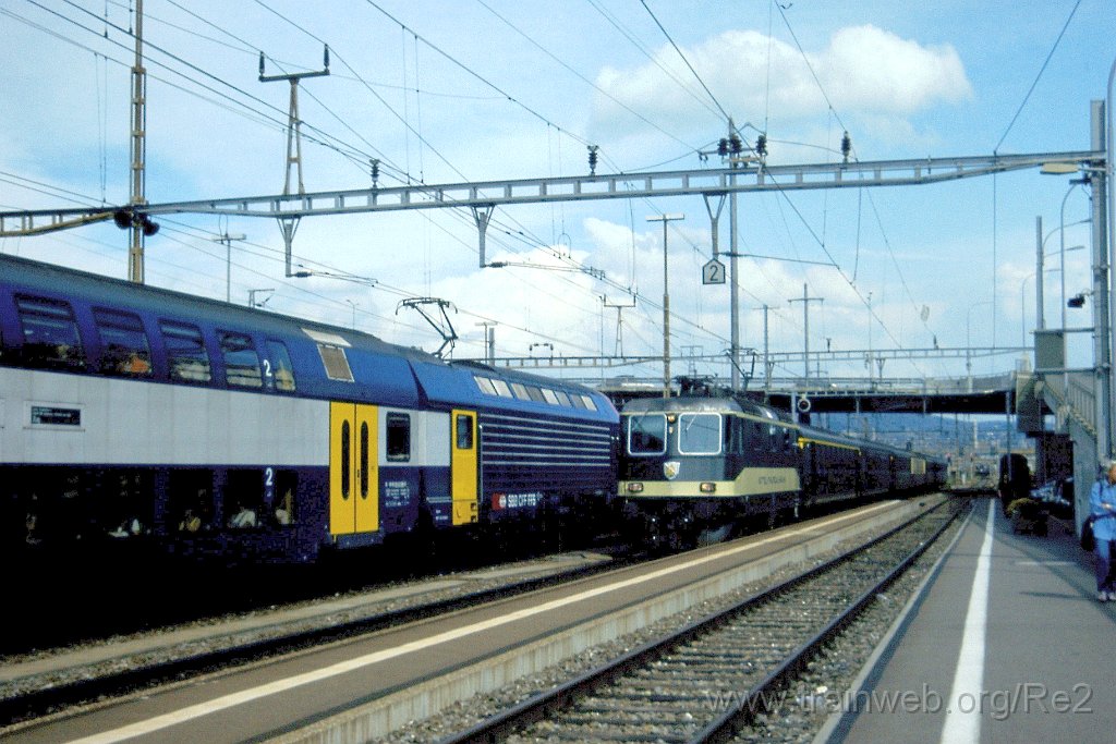 0889-0026.jpg - MThB Re 4/4'' 21 / Zürich-Altstetten 31.5.2001