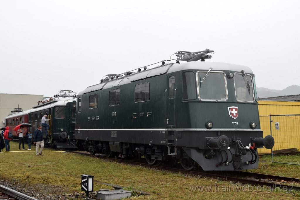 8735-0046-260823.jpg - DSF / SBB-CFF Re 4/4'' 11173 (Re 91 85 4 420 173-7 CH-DSF) + SBBH / SBB-CFF Re 4/4' 10001 (Re 91 85 4 410 001-2 CH-SBBH) / Olten (Dépot) 26.8.2023