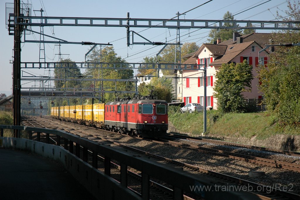 2219-0034-031011.jpg - SBB-CFF Re 4/4'' 11183 + SBB-CFF Re 4/4'' 11166 / Winterthur (Römerstrasse) 3.10.2011
