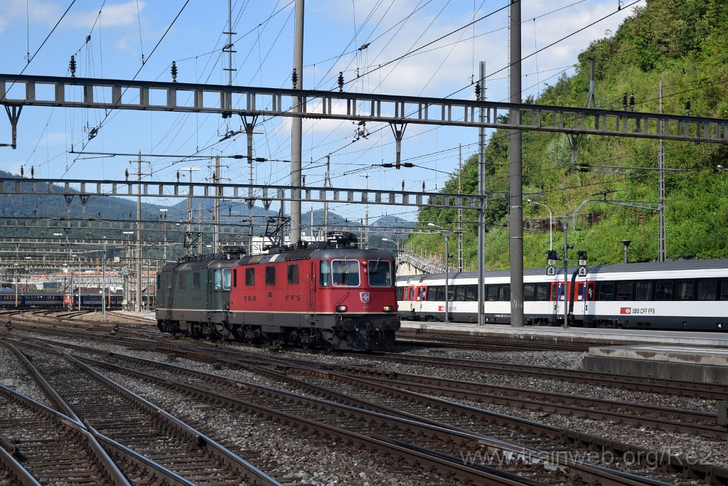 4077-0034-030816.jpg - SBB-CFF Re 4/4'' 11185 + SBBC Re 4/4''' 11364 (Re 430.364-0)  (Re 91 85 4 430 364-0 CH-SBBC) / Olten 3.8.2016