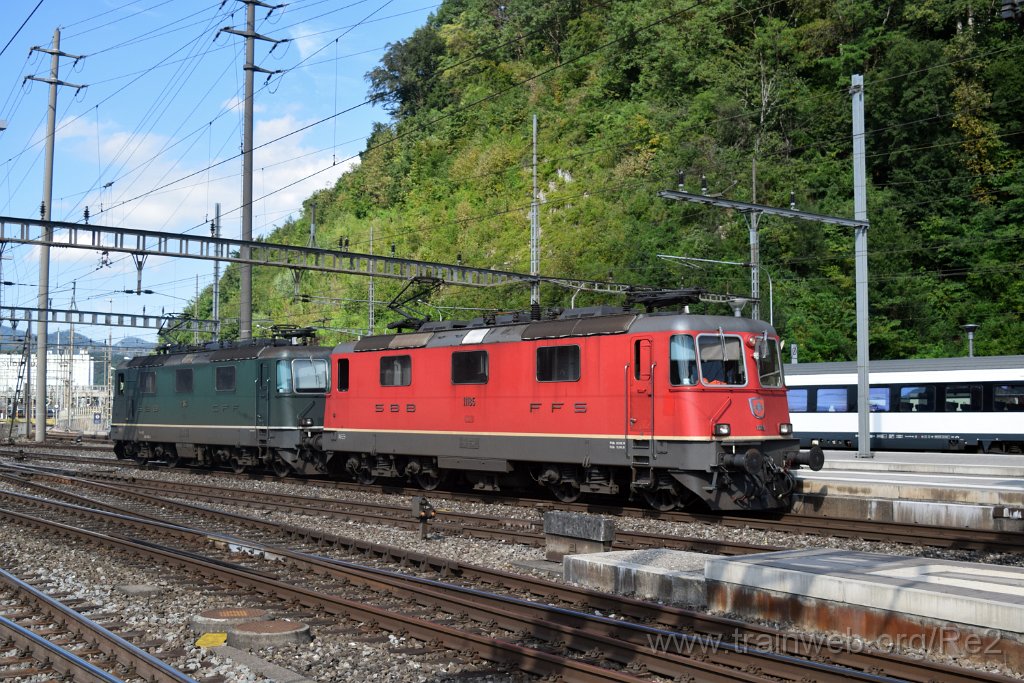 4077-0043-030816.jpg - SBB-CFF Re 4/4'' 11185 + SBBC Re 4/4''' 11364 (Re 430.364-0)  (Re 91 85 4 430 364-0 CH-SBBC) / Olten 3.8.2016