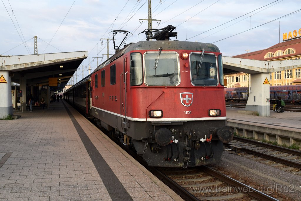 7987-0033-140422.jpg - SBB-CFF Re 4/4'' 11191 (Re 420.191-9)  (Re 91 85 4 420 191-9 CH-SBB) / Singen (Htw) 14.4.2022