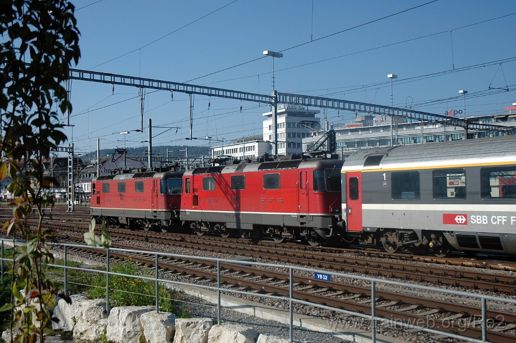 1552-0009-300808.jpg - SBB-CFF Re 4/4'' 11225 + SBB-CFF Re 4/4'' 11192 / Zürich HB 30.8.2008