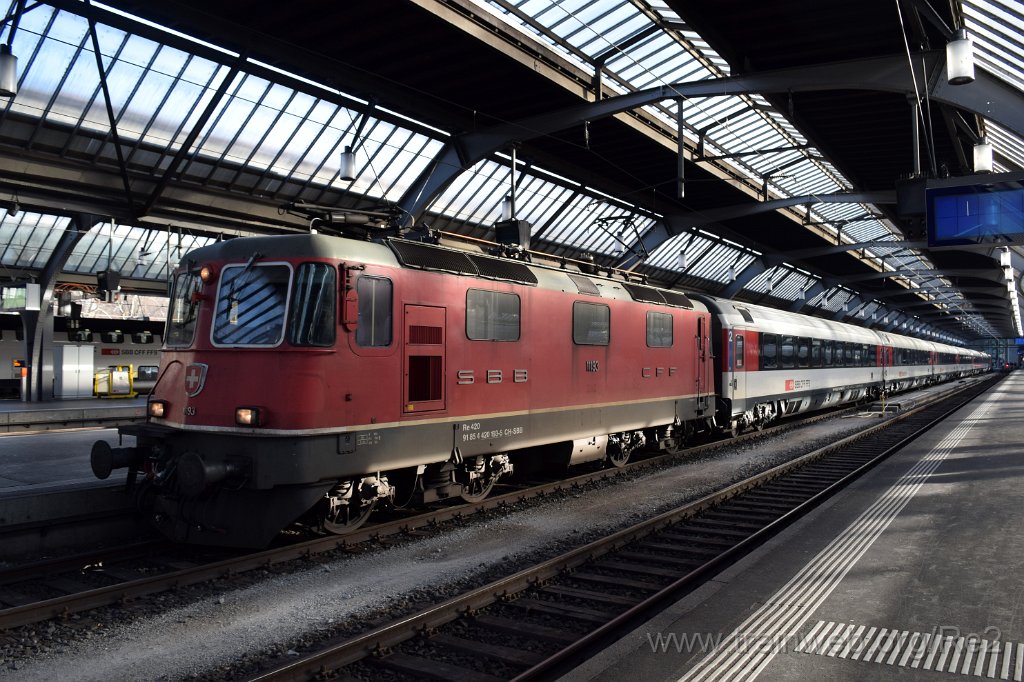 8338-0043-010123.jpg - SBB-CFF Re 4/4'' 11193 (Re 420.193-5)  (Re 91 85 4 420 193-5 CH-SBB) / Zürich HB 1.1.2023