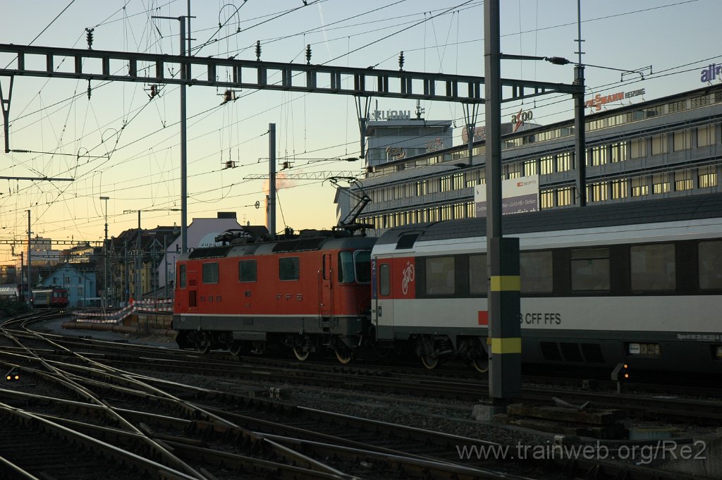 2061-0023-070211.jpg - SBB-CFF Re 4/4'' 11195 / Zürich HB 7.2.2011