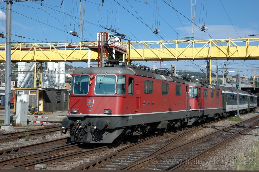 2138-0041-210611.jpg - SBB-CFF Re 4/4'' 11195 + SBB-CFF Re 4/4'' 11209 / Zürich HB 21.6.2011