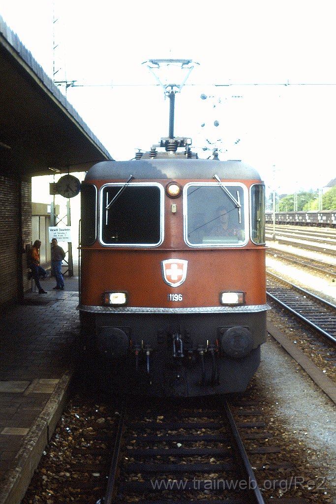 0348-0001-s.jpg - SBB-CFF Re 4/4'' 11196 / Singen (Htw) 2.8.1991