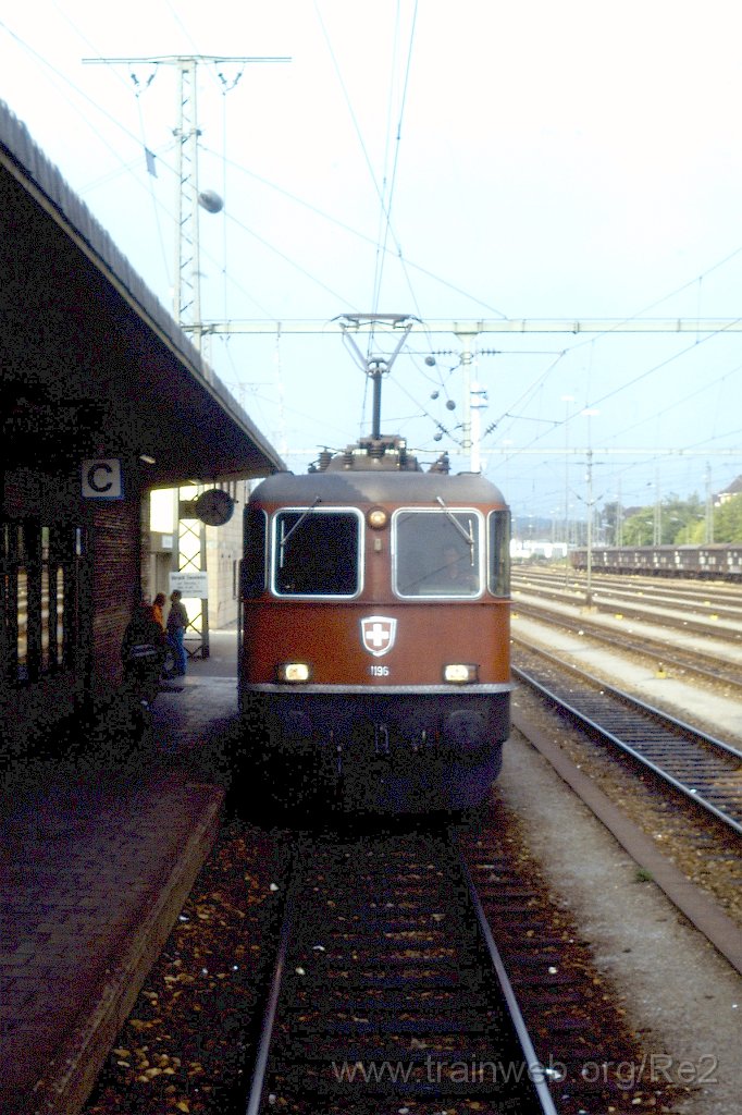 0348-0002-s.jpg - SBB-CFF Re 4/4'' 11196 / Singen (Htw) 2.8.1991
