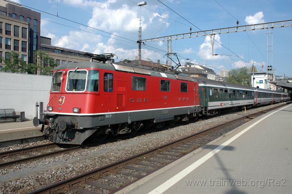 2422-0028-300512.jpg - SBB-CFF Re 4/4'' 11196 / Zürich HB 30.5.2012