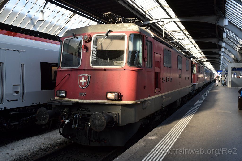 9595-0004-080325.jpg - SBB-CFF Re 4/4'' 11197 (Re 420.197-6)  (Re 91 85 4 420 197-6 CH-SBB) + SBB-CFF Re 4/4'' 11154 (Re 420.154-7)  (Re 91 85 4 420 154-7 CH-SBB) / Zürich HB 8.3.2025