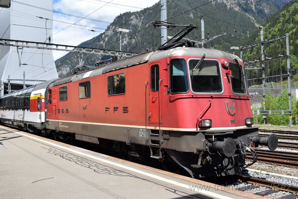 9723-0043-100525.jpg - SBB-CFF Re 4/4'' 11197 (Re 420.197-6)  (Re 91 85 4 420 197-6 CH-SBB) / Göschenen 10.5.2025