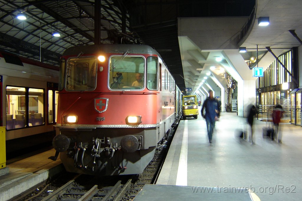 1015-0012-170205.jpg - SBB-CFF Re 4/4'' 11198 / Luzern 17.2.2005