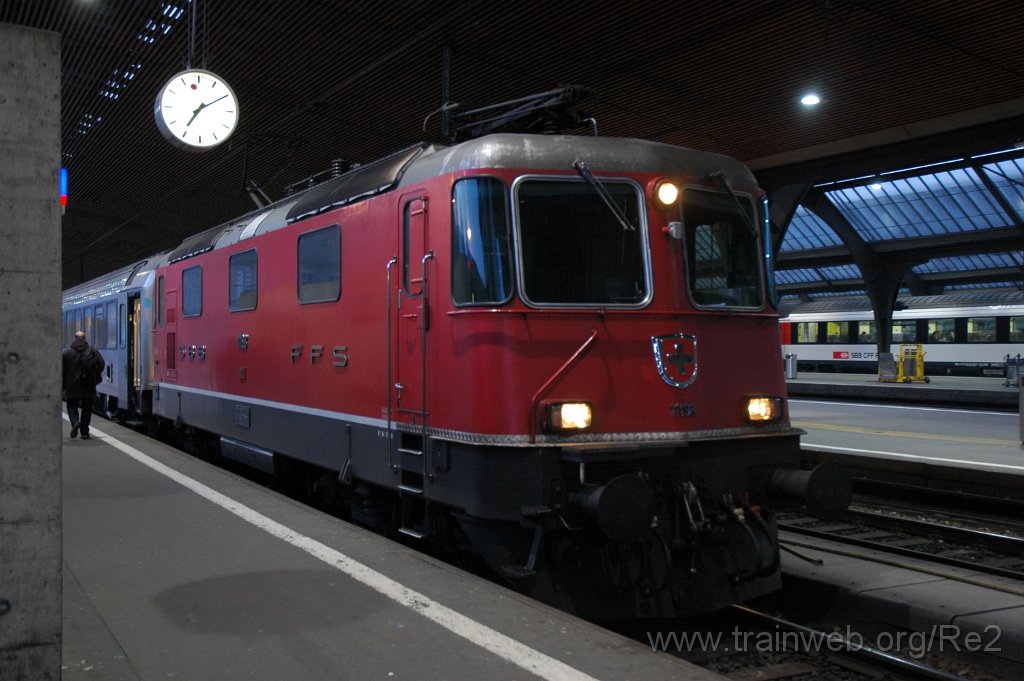 2067-0032-230211.jpg - SBB-CFF Re 4/4'' 11198 / Zürich HB 23.2.2011