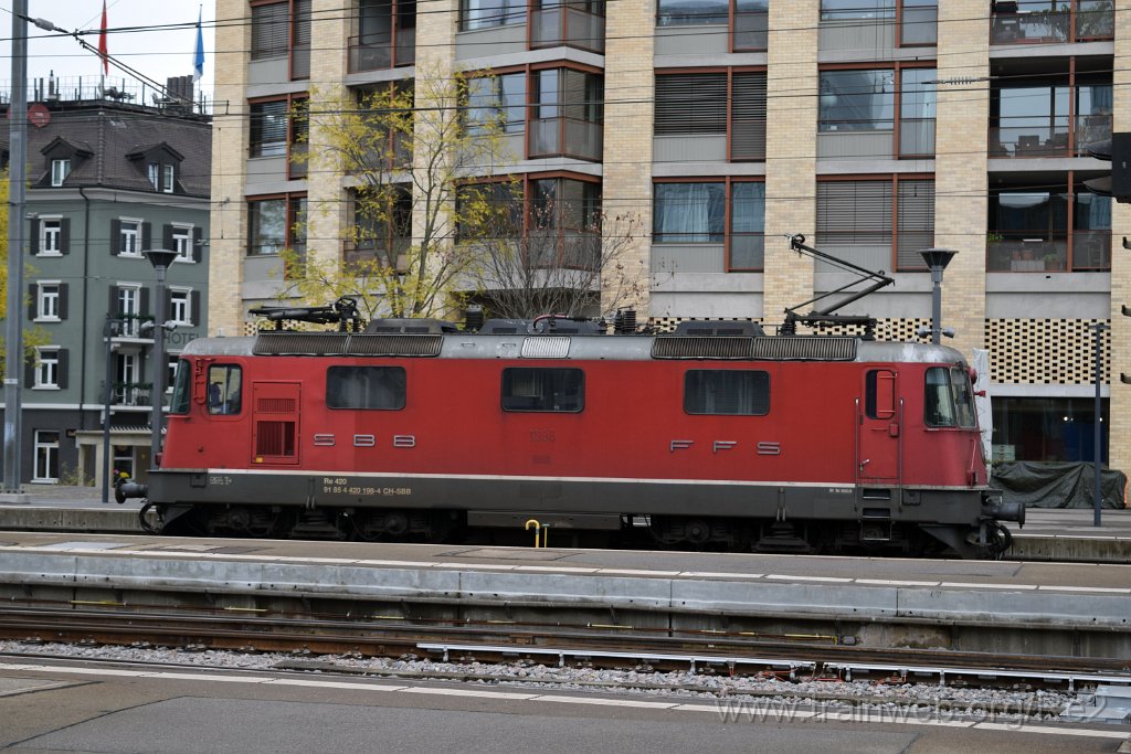 8282-0015-151122.jpg - SBB-CFF Re 4/4'' 11198 (Re 420.198-4)  (Re 91 85 4 420 198-4 CH-SBB) / Zürich HB 15.11.2022