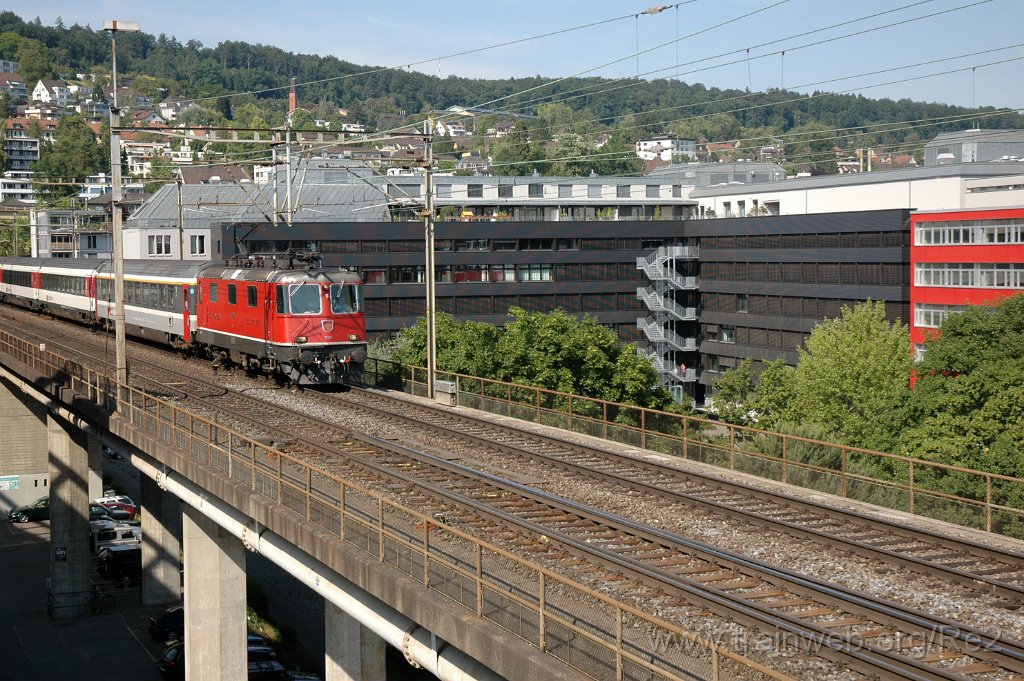 2122-0012-230511.jpg - SBB-CFF Re 4/4'' 11199 / Zürich (Käferbergbrücke) 23.5.2011