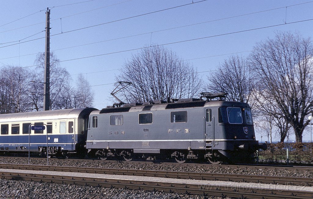 0161-0021.jpg - Re 4/4" 11200 / Bregenz Hbf 13.2.1988