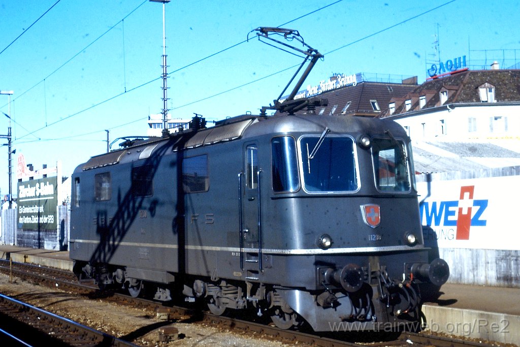 0270-0028.jpg - SBB-CFF Re 4/4'' 11200 / Zürich HB 4.2.1990
