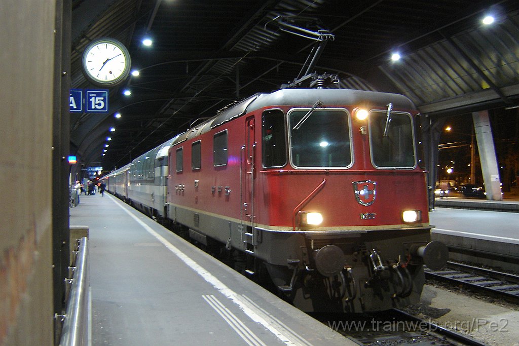1008-0044-210105.jpg - SBB-CFF Re 4/4'' 11200 / Zürich HB 21.1.2005