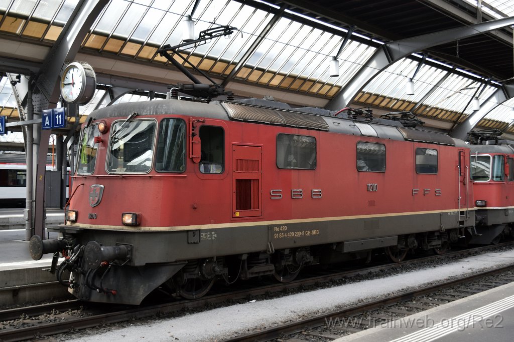 8492-0049-290423.jpg - SBB-CFF Re 4/4'' 11200 (Re 420.200-8)  (Re 91 85 4 420 200-8 CH-SBB) / Zürich HB 29.4.2023