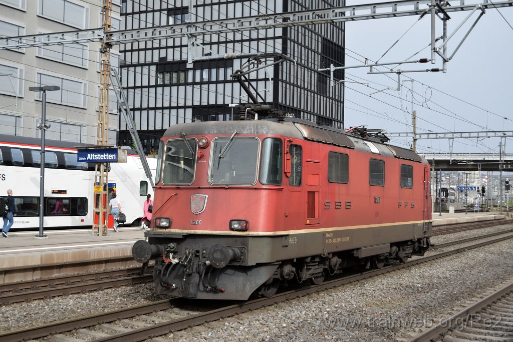 9032-0012-080424.jpg - SBB-CFF Re 4/4'' 11200 (Re 420.200-8)  (Re 91 85 4 420 200-8 CH-SBB) / Zürich-Altstetten 8.4.2024