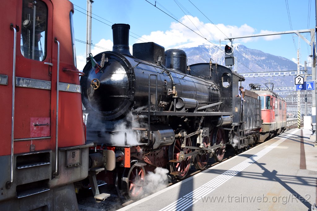 9581-0002-020325.jpg - SBB-CFF Re 4/4'' 11200 (Re 420.200-8)  (Re 91 85 4 420 200-8 CH-SBB) + Verbano-Express / FS 625.116 (90 85  0625 116-8 CH-AVEXP) / Bellinzona 2.3.2025