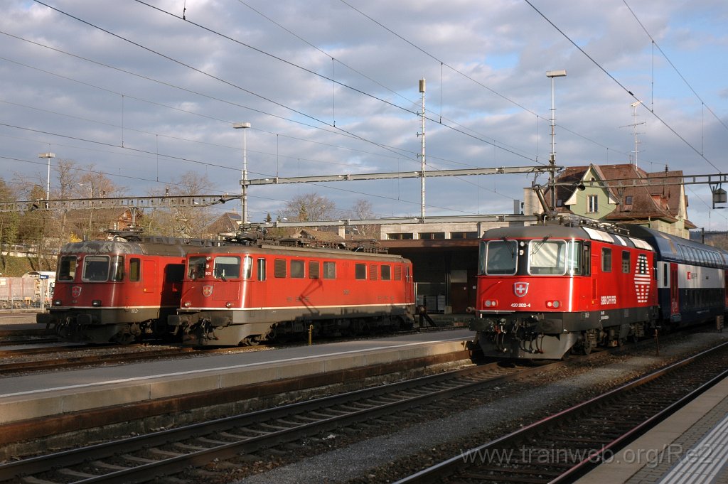 2353-0016-300312.jpg - SBB-CFF Re 420.202-4 (Re 91 85 4 420 202-4 CH-SBB) + SBB-CFF Ae 6/6 11426 ''Stadt Zürich'' + SBB-CFF Re 6/6 11619 ''Arbon'' / Bülach 30.3.2012