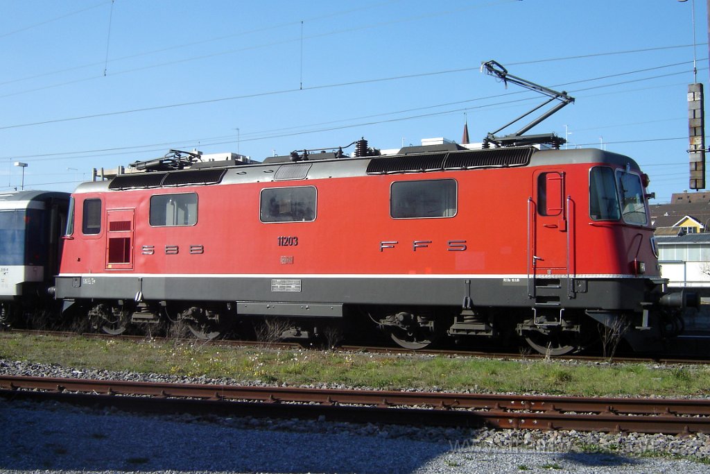 1304-0038-020407.jpg - SBB-CFF Re 4/4'' 11203 / Wallisellen 2.4.2007