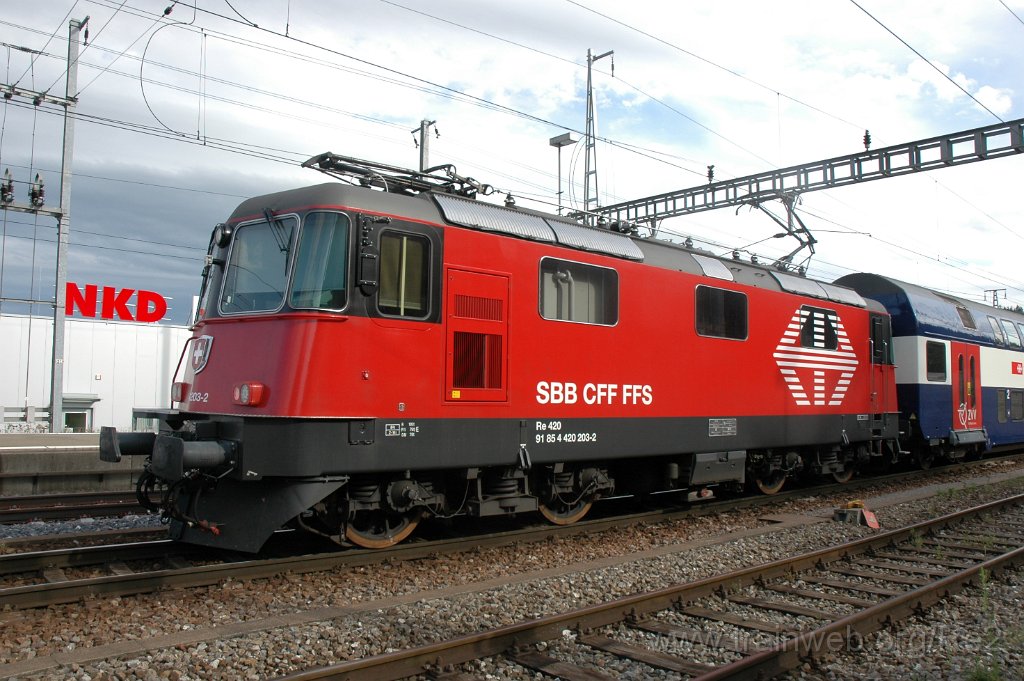2505-0018-190712.jpg - SBB-CFF Re 420.203-2 (Re 91 85 4 420 203-2 CH-SBB) / Hüntwangen-Wil 19.7.2012