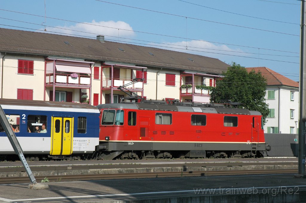 1932-0030-150710.jpg - SBB-CFF Re 4/4'' 11205 / Dietikon 15.7.2010