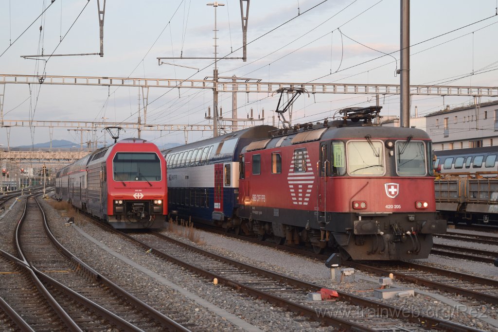 5742-0002-160919.jpg - SBB-CFF Re 420.205-7 (Re 91 85 4 420 205-7 CH-SBB) + SBB-CFF Re 450.065-8 ''Bonstetten'' (Re 91 85 4 450 065-8-5 CH-SBB) / Rapperswil 16.9.2019