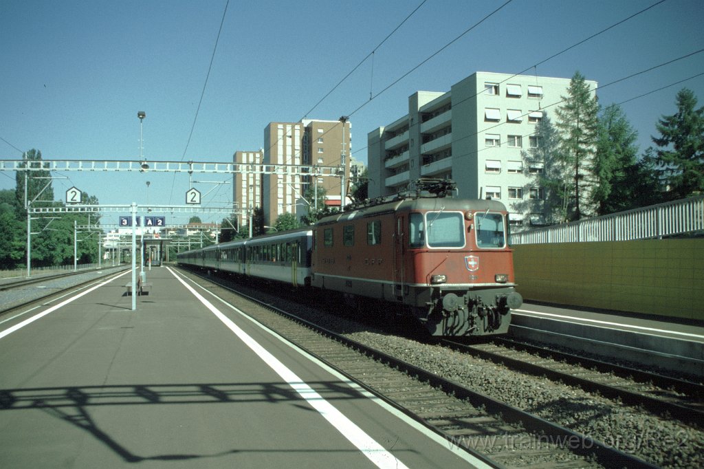 0820-0034.jpg - SBB-CFF Re 4/4'' 11209 / Glanzenberg 19.6.2000